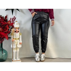 Pantalón jogger polipiel