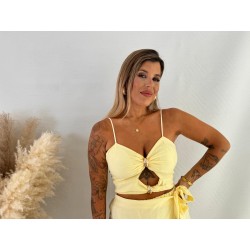 Top broche amarillo