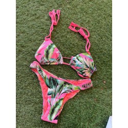 Bikini trenzado hojas...