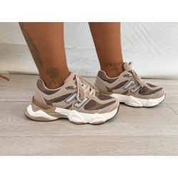 Zapatillas N marrón