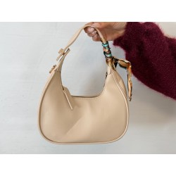 Bolso media luna beige