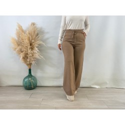 Pantalón punto bolsillos camel