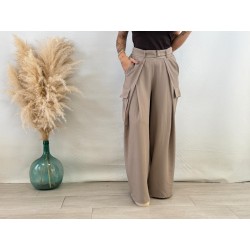 Pantalón cargo solapa taupe