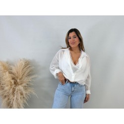 Camisa rayas con camisa blanca