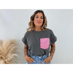 Camiseta lavada bolsillo...