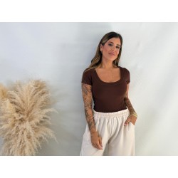 Camiseta básica marrón