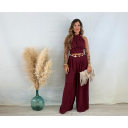 Conjunto cuello burdeos