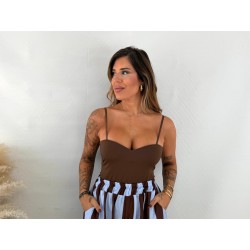 Camiseta cascos marrón