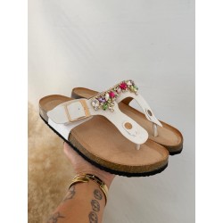 Sandalias piedras blanca