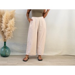 Pantalón midi beige
