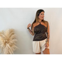 Camiseta tachas marrón