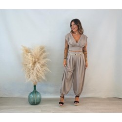 Conjunto taupe licra