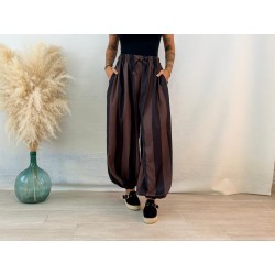 Pantalón jogguer rayas marrón