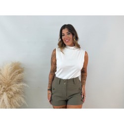 Camiseta cuello blanca