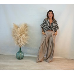 Pantalón pinza solapa camel