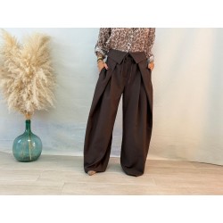 Pantalón solapa marrón