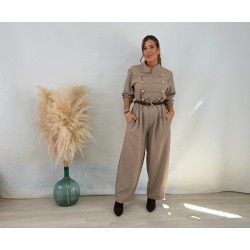 Mono taupe botones