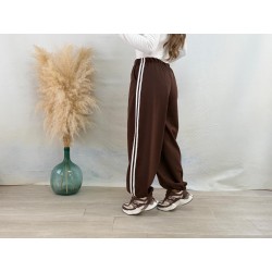 Pantalón sport jogger rayas...