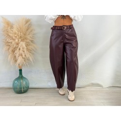 Pantalón polipiel burdeos