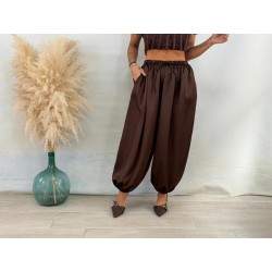 Pantalón jogger raso marrón